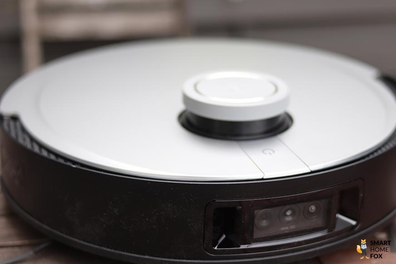 The camera, as well as laser technology for obstacle avoidance, can be seen.